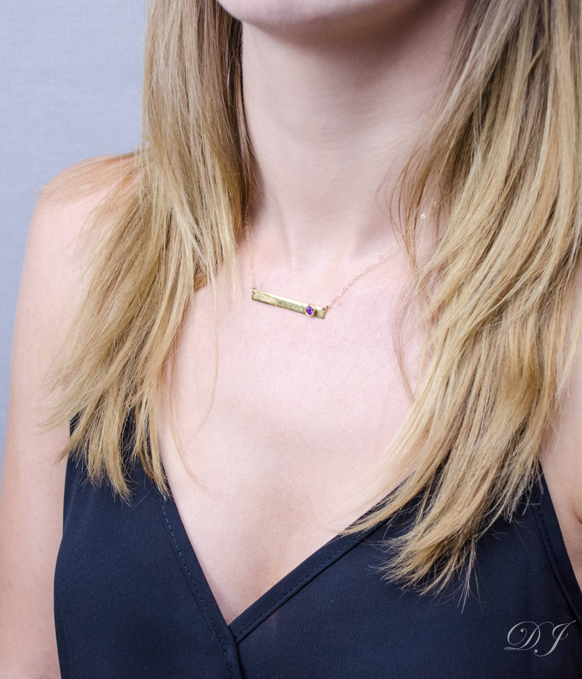 Baby V Bar and Chain Necklace in Gold