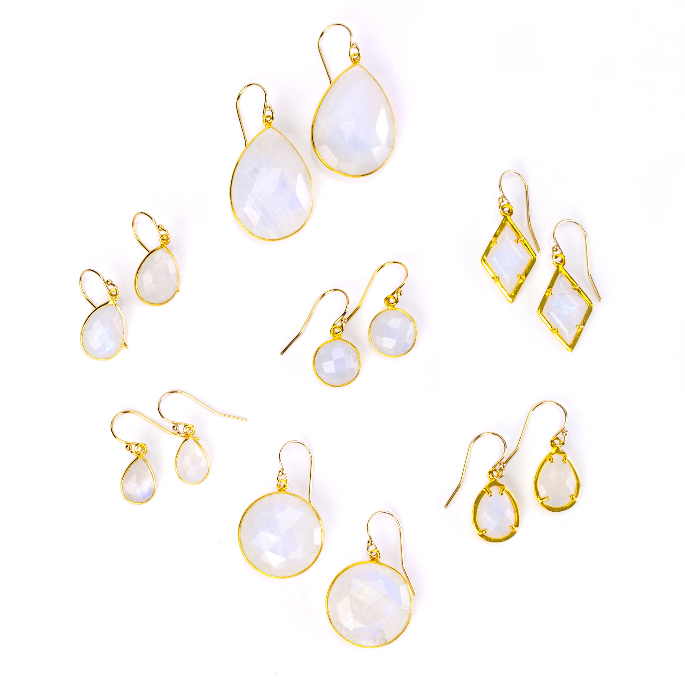 moonstone-earrings-choice-0002_f72dab1d-801d-4d1f-8c79-9c4113cf7a8e.jpg