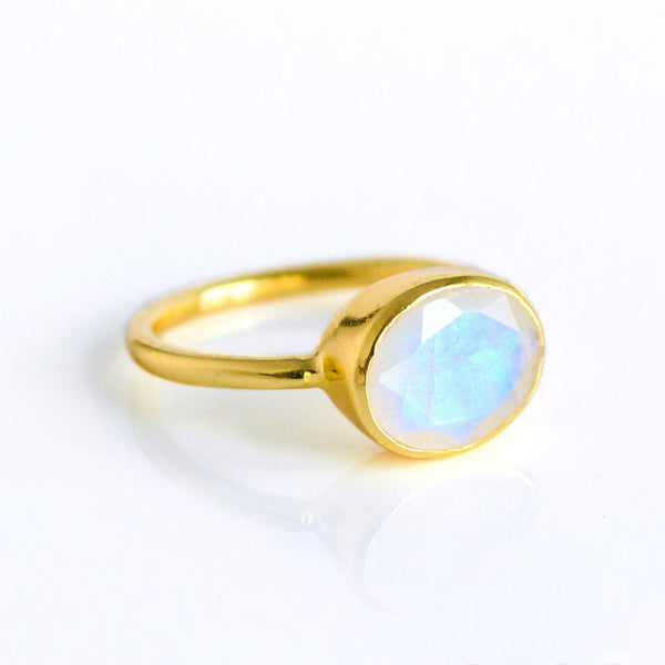 Gold Moonstone Ring, Rainbow Moonstone, June Birthstone, outlet Gold Flower Ring, Vintage Ring, Moonstone Ring, Vermeil Ring, Natural Moonstone