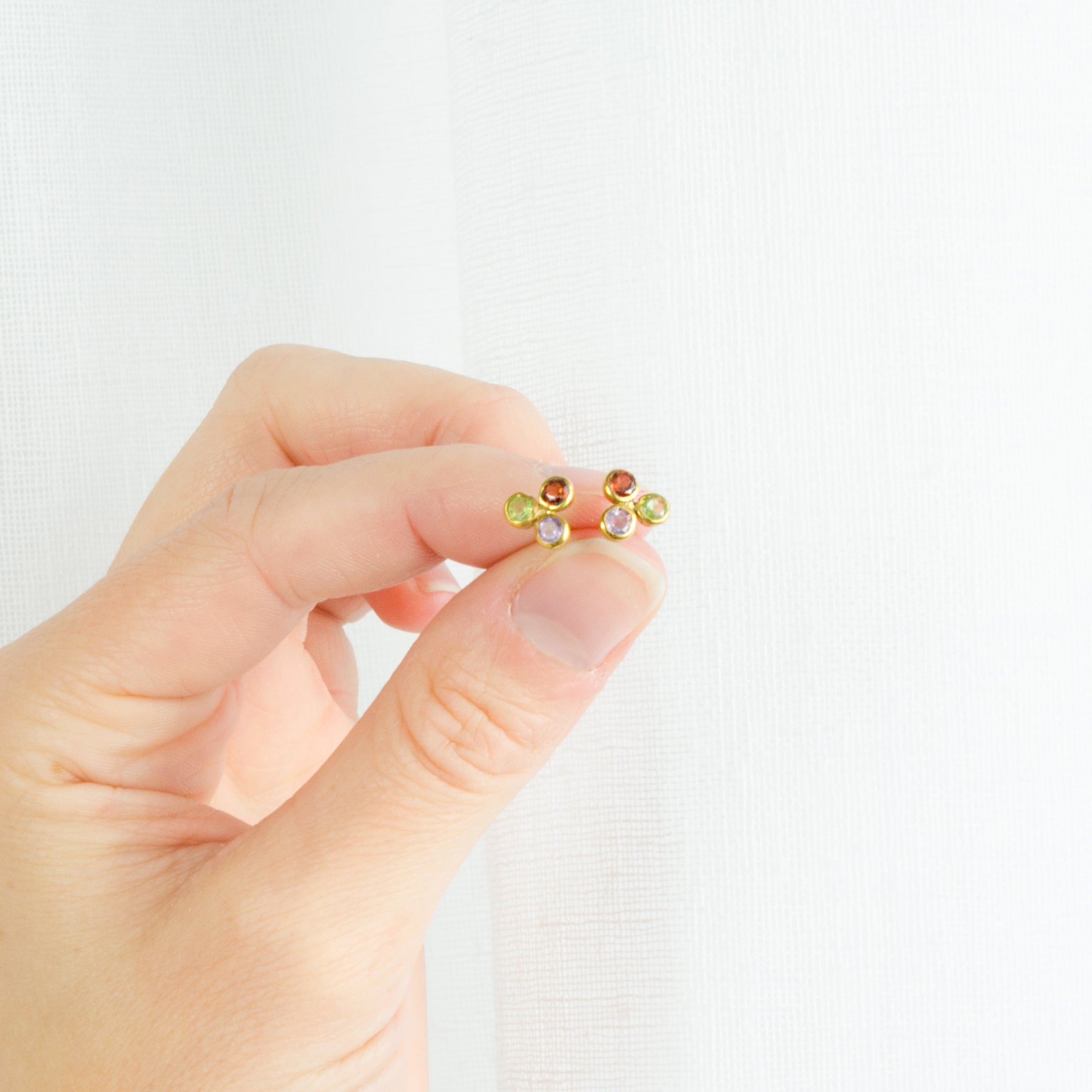 tiny_3mm_3_stone_stud_earrings-0012.jpg